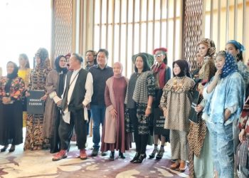 Karya 16 Desainer Indonesia Tampil di Front Row PARIS 2022 Sukses Menjajaki Pasar Eropa