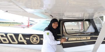 Hassanah al-Saba, Muslimah Pertama yang Jadi Pilot di Jamaika
