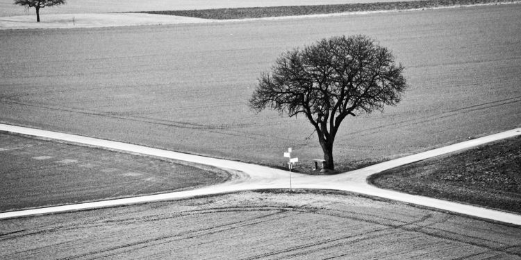Selalu Ada Persimpangan Jalan