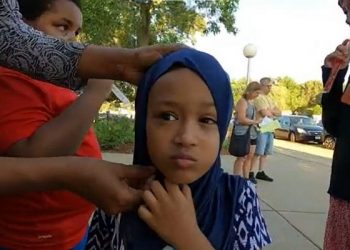 Sekolah Dasar di Minnesota Izinkan Siswi Kenakan Hijab Bergambar Maskot Sekolah