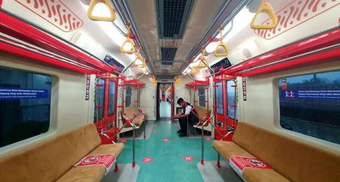 Viral Ibu dan Anak Tidak Diperbolehkan Duduk oleh Penumpang lain di KRL Jurusan Solo - Jogja