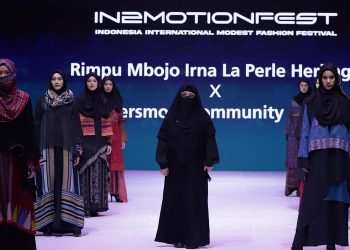 Keindahan Tenun Bima dalam Koleksi Rimpu Mbojo Irna Laperle Heritage