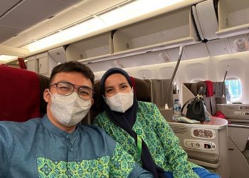 Pertama Kali Ibadah ke Tanah Suci, Tya Ariestya Tak Henti Menangis di Depan Ka'bah