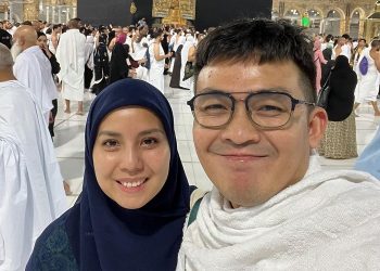 Kalundra Jatuh, Tya Ariestya Kirim Doa Saat Ibadah di Tanah Suci
