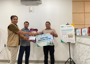 BSI Maslahat Serahkan Bantuan kepada penyintas Banjir Trenggalek dan Tulungagung Jawa Timur