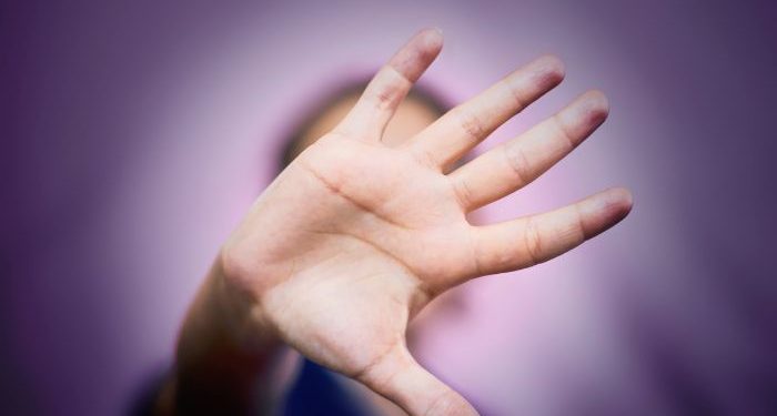 Bukan KDRT, ini 5 cara menegur pasangan dengan baik