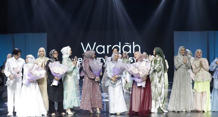 Fashion Muslim Feminin hingga Classy Tampil di JMFW 2023