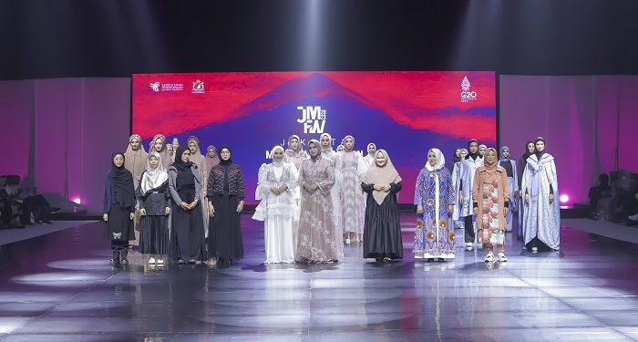 Hadir di JMFW 2023, 5 Brand Fashion Muslim Lokal Ini Pamerkan Koleksi Terbarunya