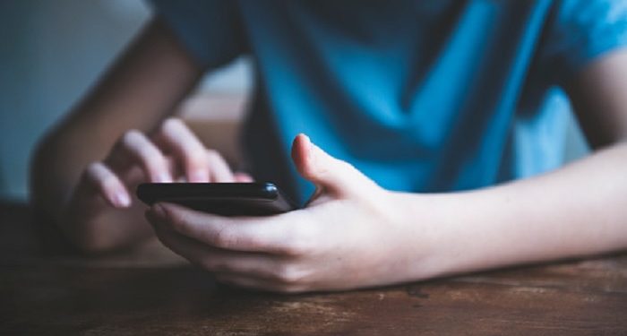 Usia yang Tepat Anak Memiliki Smartphone