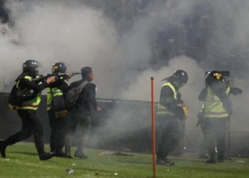 Kandungan Gas Air Mata dan Gejala yang Terjadi pada Tubuh Saat Terpapar