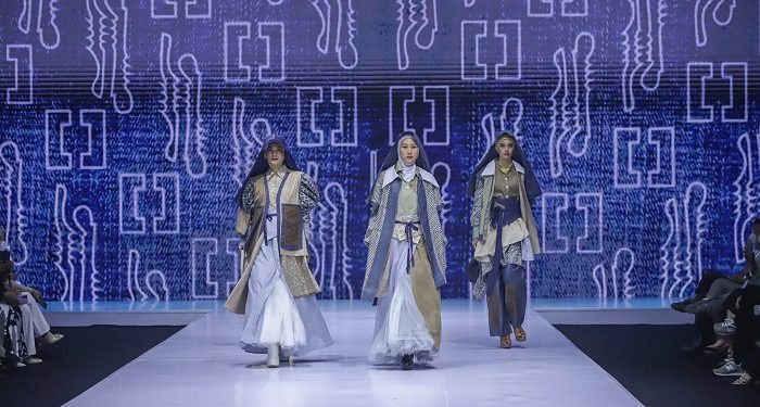 Yuk Intip Gaya Busana Muslim Feminim dan Edgy dari Brand Kayo by Fey Kayo di ISEF 2022