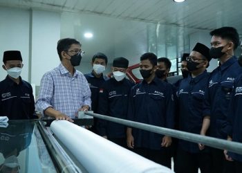Santri RGI Belajar Digitalisasi Desain Langsung ke PT Bintang Sempurna