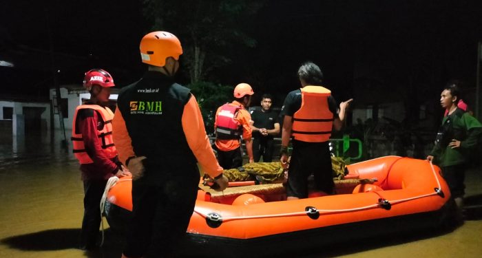 Laznas BMH Kirim Bantuan untuk Korban Banjir Bandang di Blitar