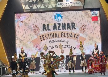 Busana Rancangan Santri RGI Guncang Panggung Al Azhar Festival Budaya