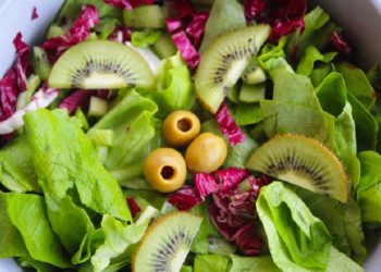 Resep Salad Kiwi, Praktis dan Menyehatkan