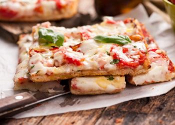 Punya Sisa Roti Tawar? Sulap Jadi Pizza Roti Tawar yang Mengeyangkan