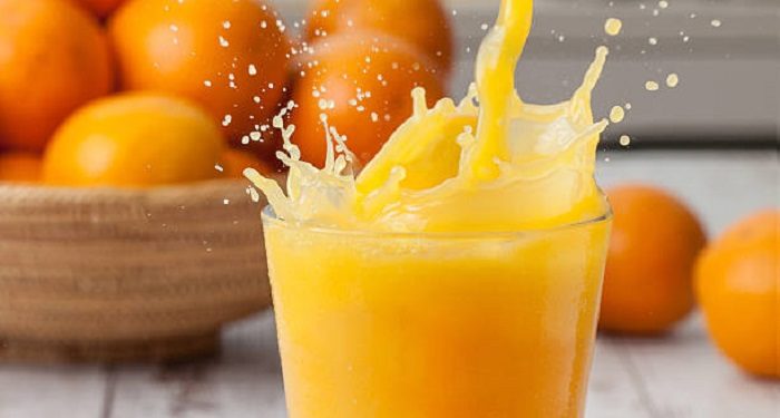 Lebih Sehat Konsumsi Jeruk Utuh atau Minum Jus Jeruk? Ini Saran dr Zaidul Akbar