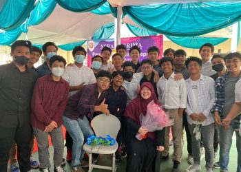 Membandingkan dengan Maksud Memotivasi Sungguh Menyakitkan