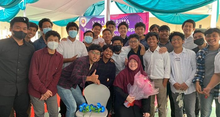 Membandingkan dengan Maksud Memotivasi Sungguh Menyakitkan