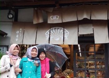 Hati-hati dengan Budaya yang Dibawa Guru Impor