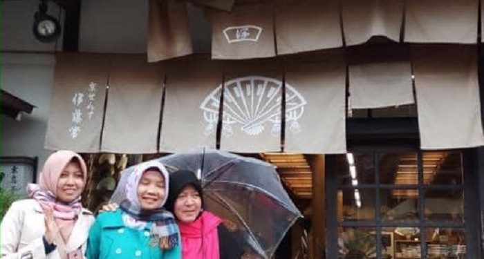 Hati-hati dengan Budaya yang Dibawa Guru Impor