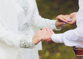 Menerima Kelebihan dan Kekurangan Pasangan