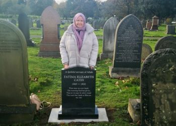 Kuburan Wanita Inggris Pertama yang Masuk Islam Kini Dipasangi Nisan