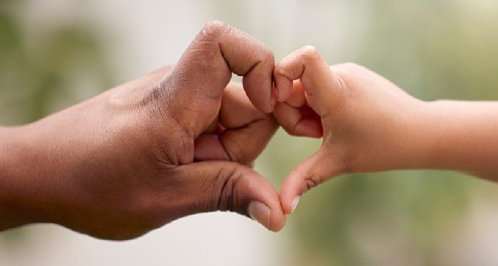 Cinta Tulus Tanpa Syarat dari Ayah dan Ibu