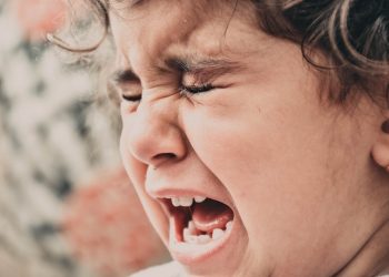 Penyebab Anak Tantrum dan Cara Mengatasinya