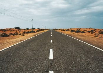 Jangan Bergeser dari Jalan yang Lurus