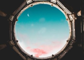 Seorang Mukmin adalah Cermin bagi Saudaranya