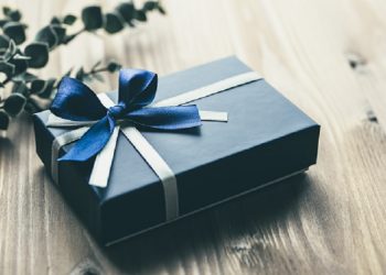 Pengertian Hibah dan Apa Bedanya dengan Hadiah?