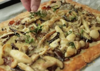 Resep Pizza Jamur Krispi yang Renyah dan Gurih