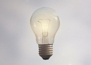 Menjadi Muslim yang Cerdas, Tidak Mudah Terpengaruh Penyimpangan