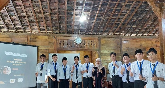 Siap Masuk Dunia Kerja, Santri RGI Yogyakarta Dibekali dengan Ilmu ‘Public Speaking for Interview’