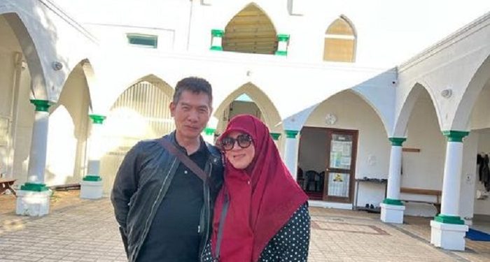 Aku dengan Kakakku yang Pertama