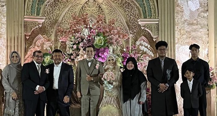 Kain Seragam Pernikahan