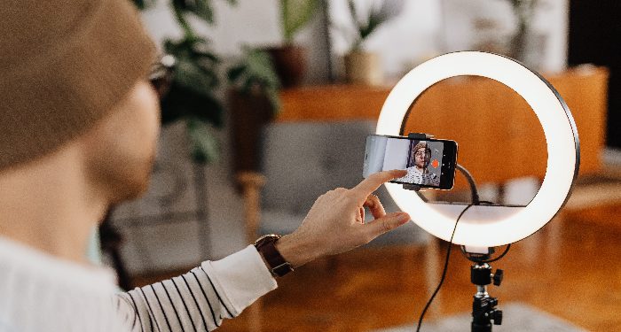 Banyak yang Belum Tahu, ini 5 Cara Content Creator Menghasilkan Uang