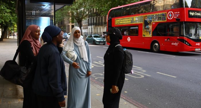 Sisterhood Football Club di London Semakin Populer