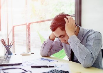 Mengenal arti overwhelmed yang mungkin sedang kamu alami saat ini