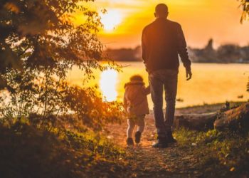 Jelaskan pengaruh durhaka kepada orang tua dalam kehidupan anak