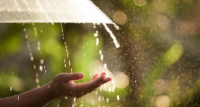 Tips Berangkat Kerja di Musim Hujan