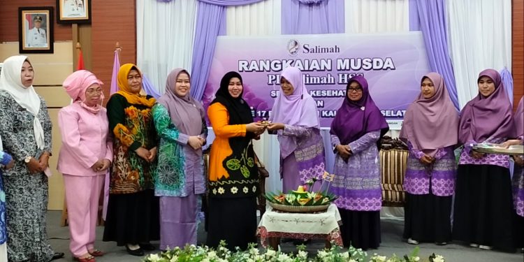 Salimah Kalsel Lantik PD Salimah HSS pada Gebyar Milad ke-17