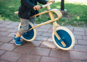 Tahap Perkembangan Sistem Keseimbangan Si Kecil