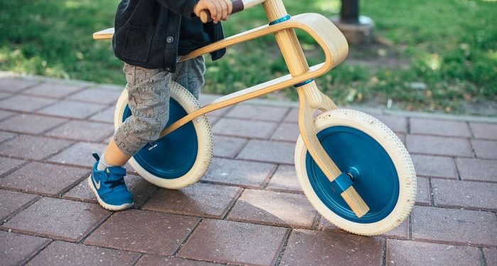 Tahap Perkembangan Sistem Keseimbangan Si Kecil