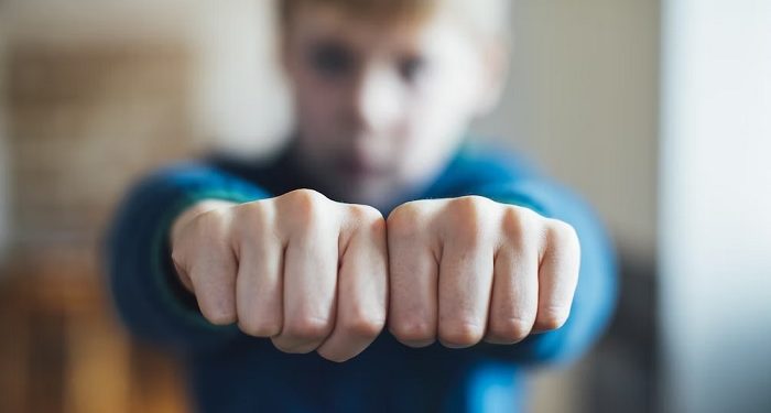 Kenali Tanda-Tanda Remaja Alami Conduct Disorder