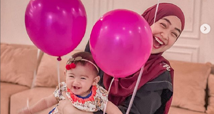 Alasan Ria Ricis Berikan MPASI Putrinya di Usia 4 Bulan