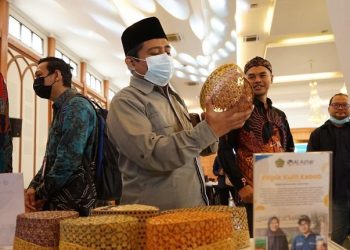 Peci Anyaman Kampung Zakat Desa Ciladaeun