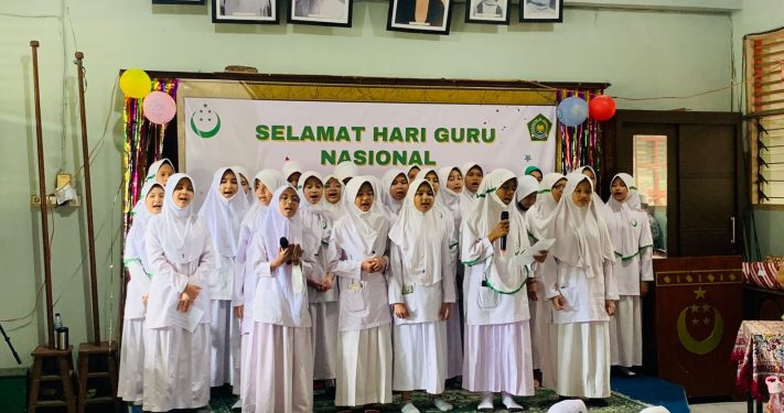 Peringatan Hari Guru di Sekolah Bersejarah di Jakarta, Madrasah Jamiat Kheir, Penuh Haru