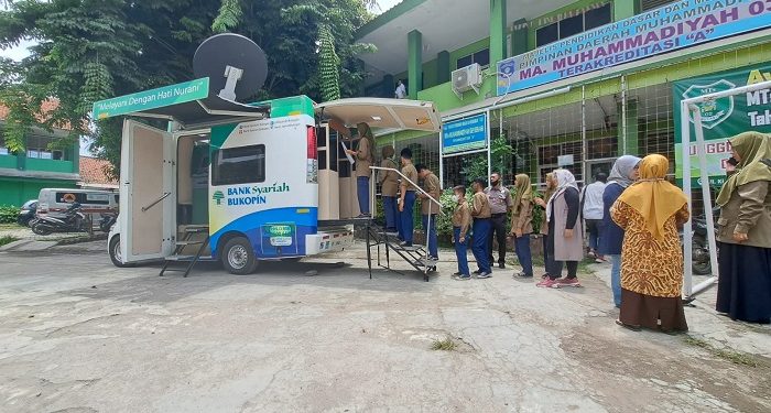 Siswa MTS Muhammadiyah 02 Bekasi Antusias Menabung iB Simple di Bank KB Bukopin Syariah